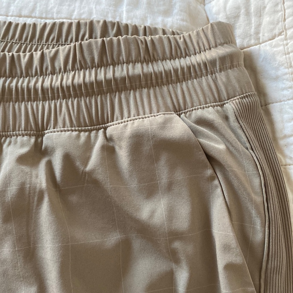 Athleta Brooklyn Textured Jogger Size 10 Color Tan